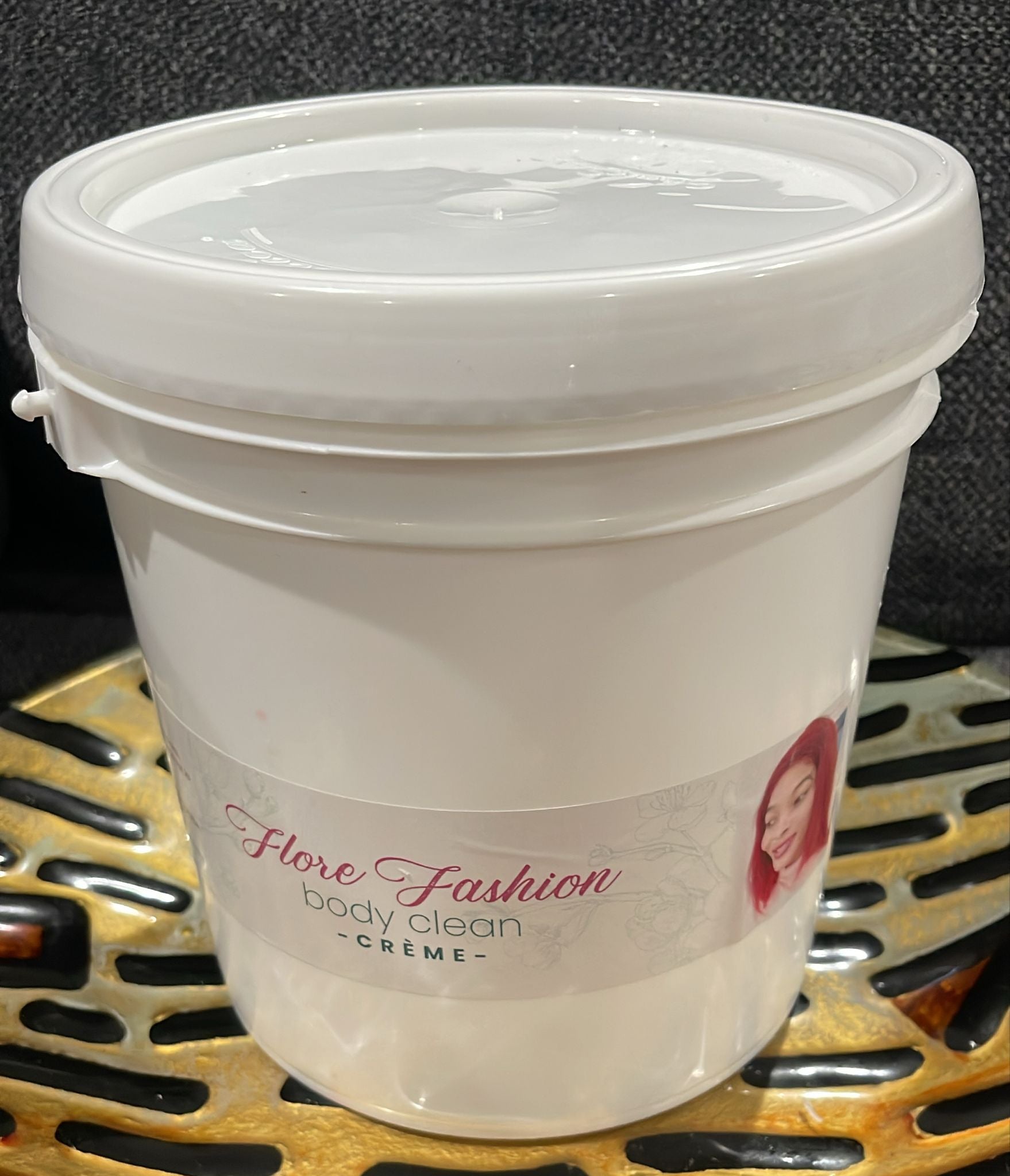 Big 128 onze Bokit– Botanical Glow Body Cream